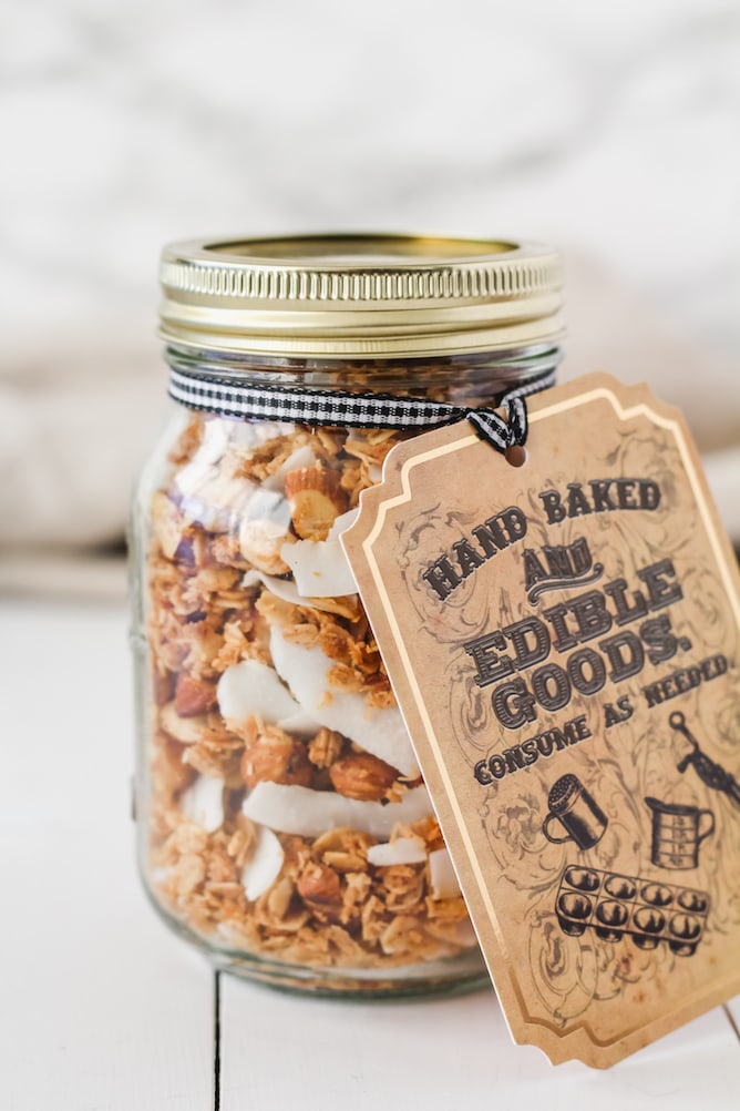 Coconut & Almond Granola | cookinginmygenes.com