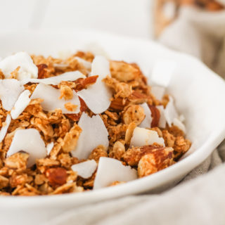 Coconut & Almond Granola | cookinginmygenes.com