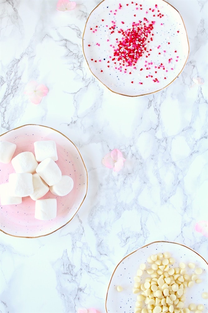 Easy DIY Valentine's Day Chocolates | cookinginmygenes.com