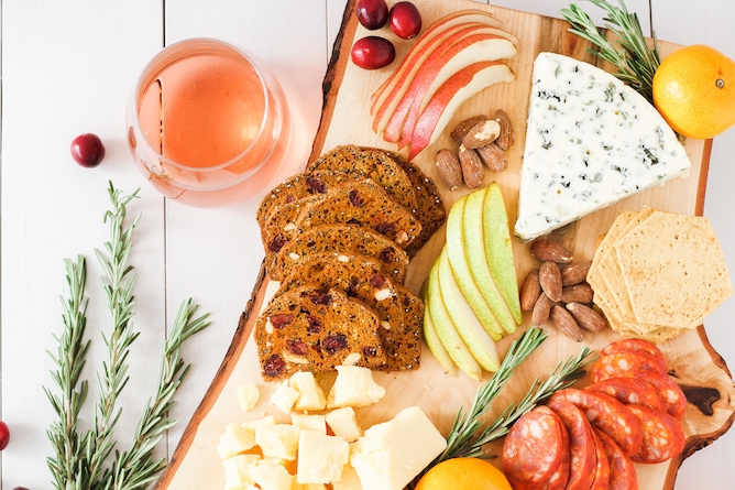 Festive Market Cheeseboard | cookinginmygenes.com