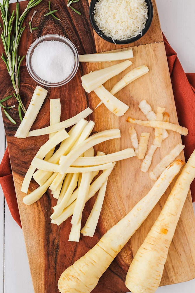 Baked Parsnips with Garlic Yogurt Dip | cookinginmygenes.com