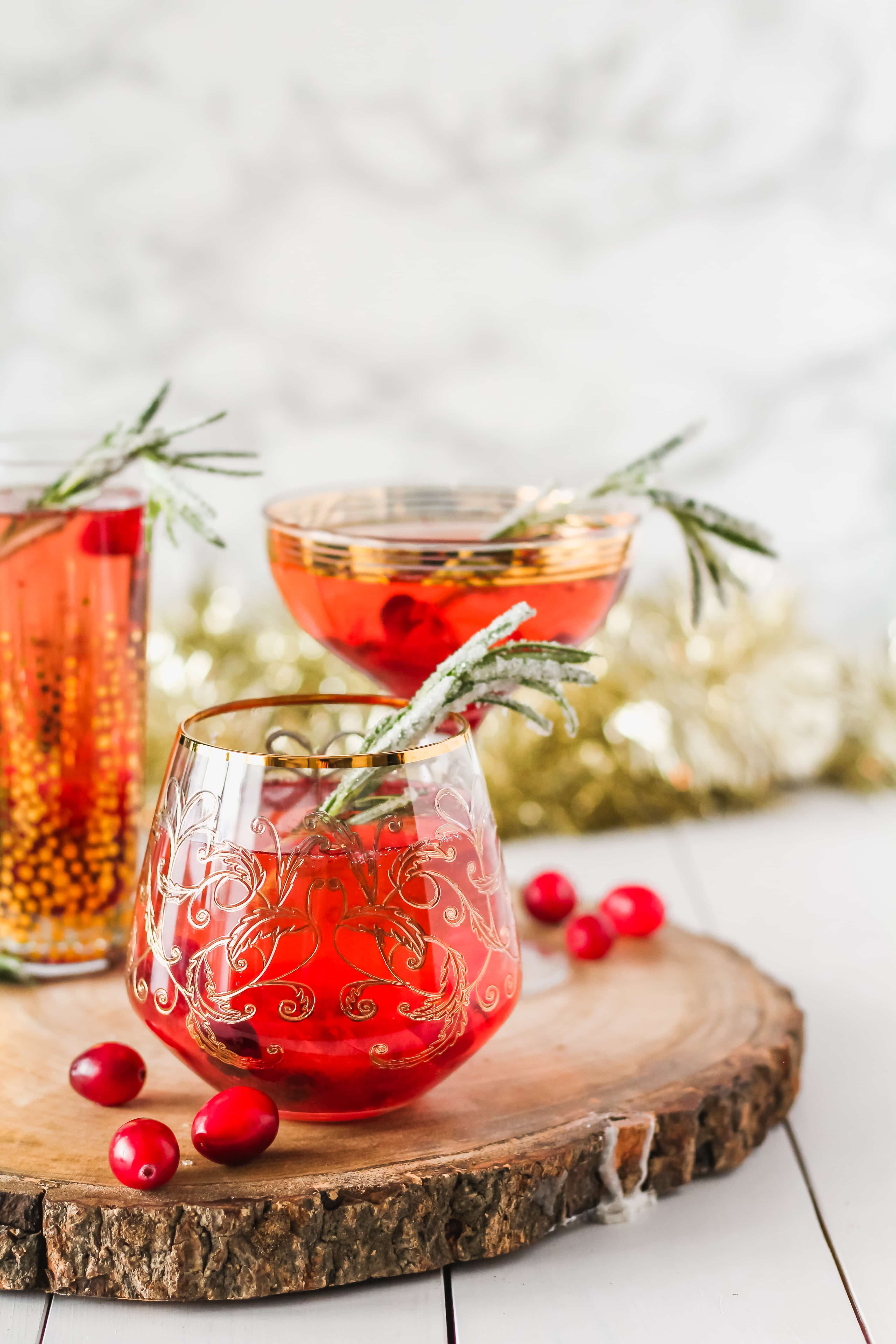 Cranberry Rosé Fizz Cocktail | cookinginmygenes.com