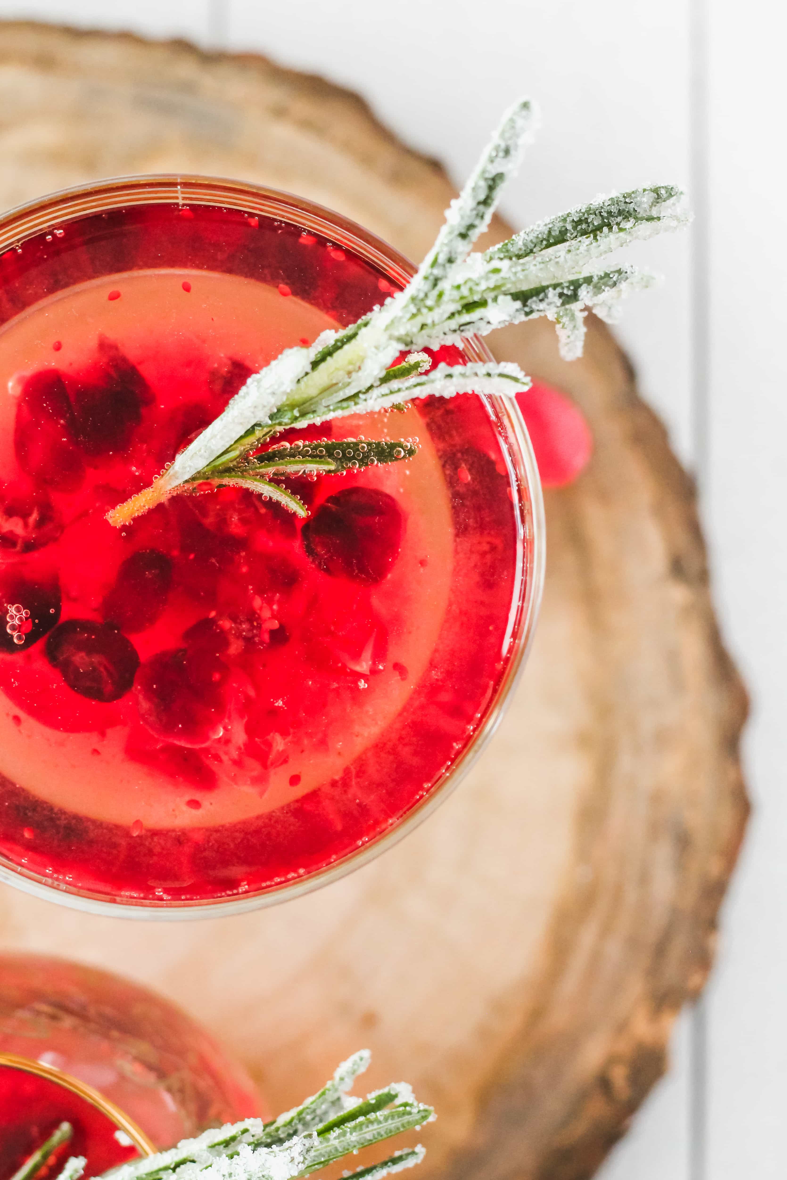 Cranberry Rosé Fizz Cocktail | cookinginmygenes.com