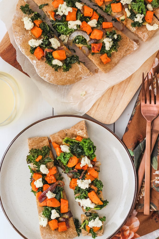 Roasted Sweet Potato Kale Flatbread | cookinginmygenes.com
