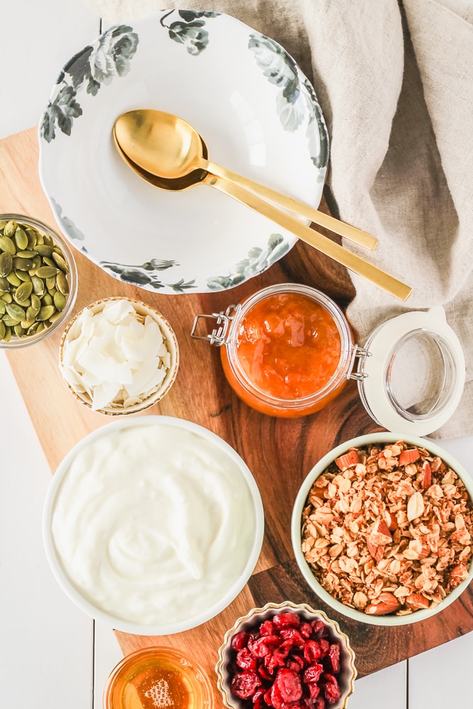 Easy Skillet Coconut & Almond Granola | cookinginmygenes.com