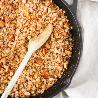 Easy Skillet Coconut & Almond Granola | cookinginmygenes.com