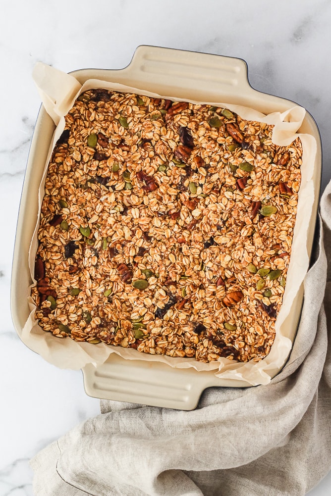 Cinnamon Spiced Granola Bars | cookinginmygenes.com