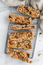 Cinnamon Spiced Granola Bars | cookinginmygenes.com