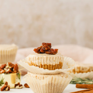 No Bake Gingerbread Mini Cheesecakes