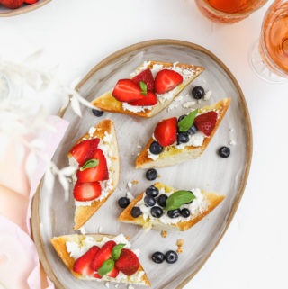 Mixed Summer Berry Goat Cheese Crostini Recipe
