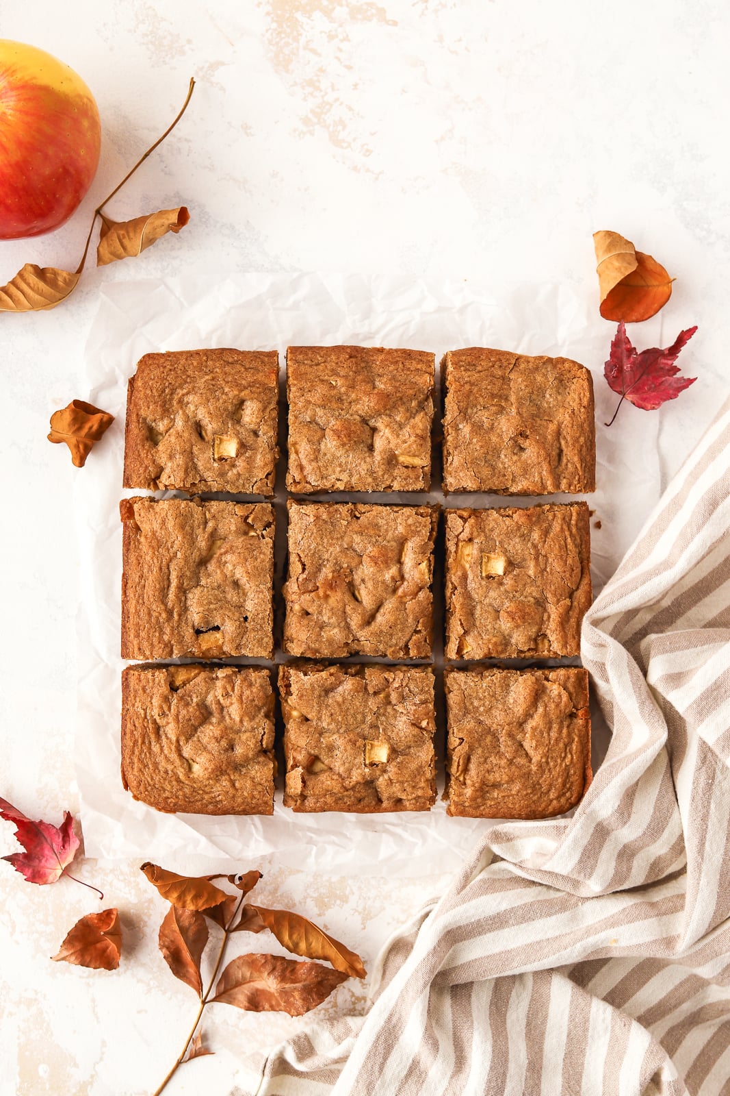 cut apple blondies