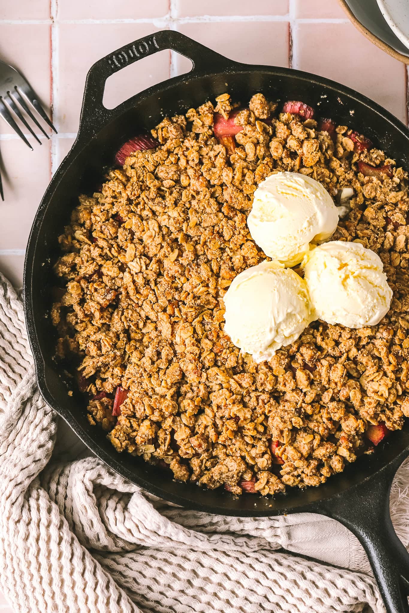 rhubarb crisp