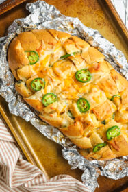 baked jalapeno popper pull apart bread